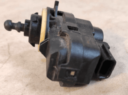 TOYOTA GENUINE TOYOTA Auris Motor Actuator Motor, Headlight Range Adjustment 90013783 — thumbnail 9