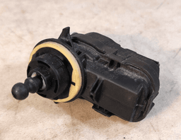 TOYOTA GENUINE TOYOTA Auris Motor Actuator Motor, Headlight Range Adjustment 90013783 — thumbnail 10