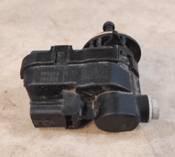 TOYOTA GENUINE TOYOTA Auris Motor Actuator Motor, Headlight Range Adjustment 90013783 — thumbnail 7