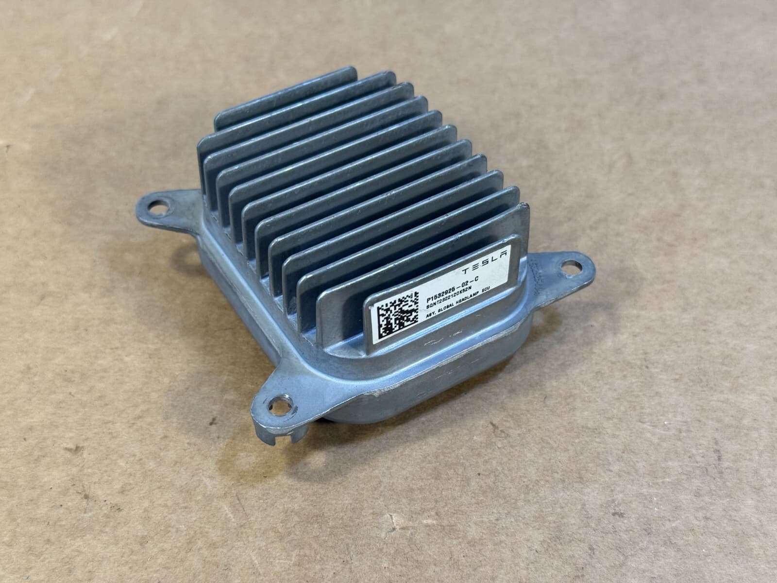 TESLA TESLA MODEL Y 3 2022 FRONT HEADLIGHT LED CONTROL MODULE P1532925-02-C OEM