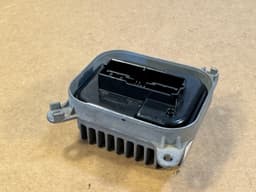 TESLA TESLA MODEL Y 3 2022 FRONT HEADLIGHT LED CONTROL MODULE P1532925-02-C OEM — thumbnail 10