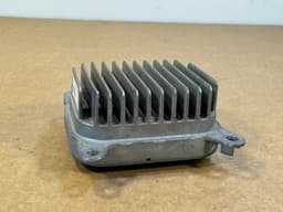 TESLA TESLA MODEL Y 3 2022 FRONT HEADLIGHT LED CONTROL MODULE P1532925-02-C OEM — thumbnail 4