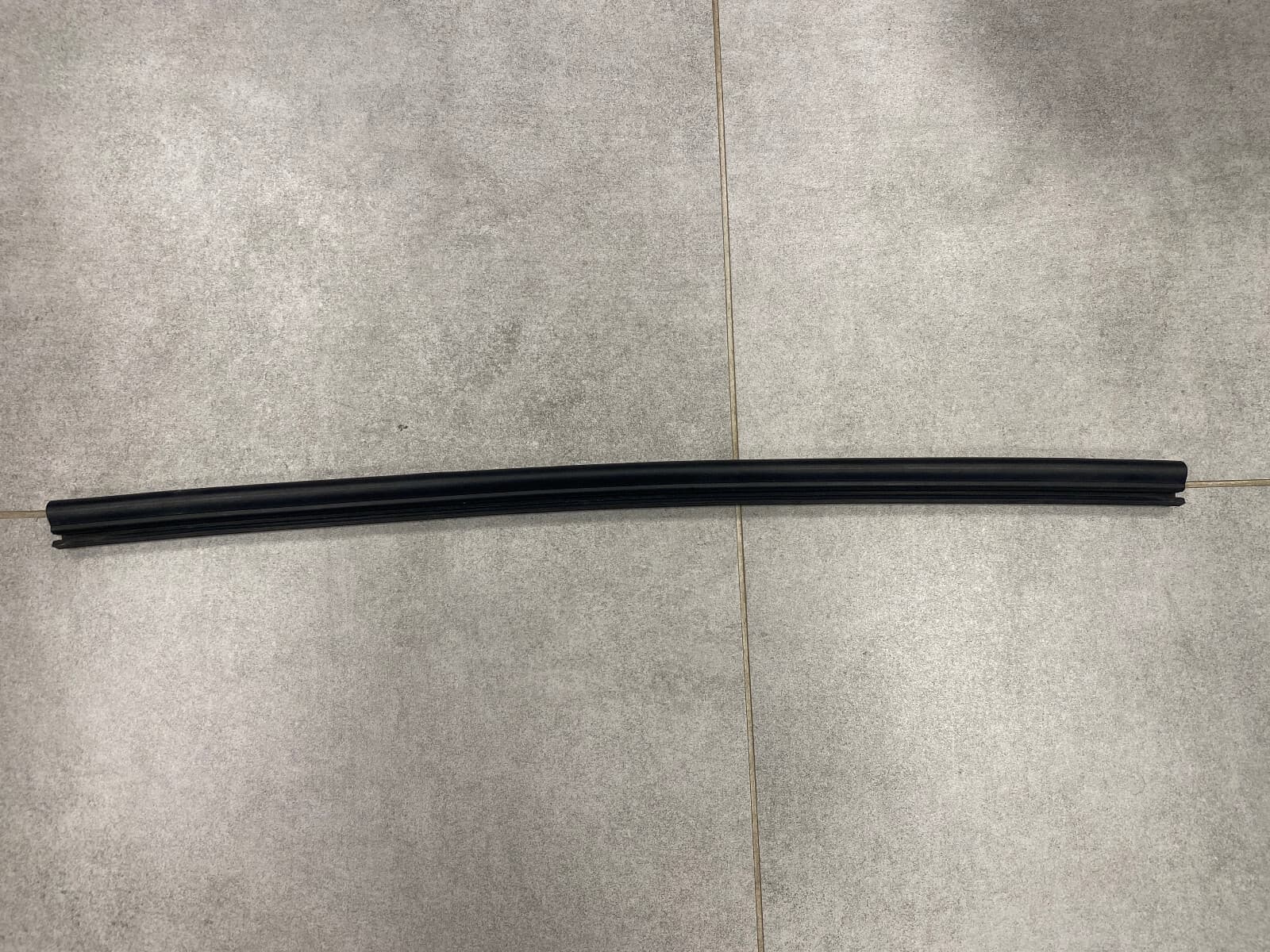 GENUINE BMW X5 E70 Seal Hood Side 51237148341
