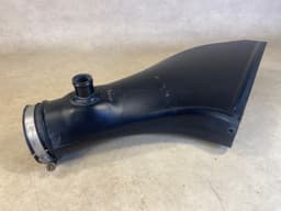 MERCEDES-BENZ Mercedes G class W463 Genuine INTAKE CONNECTION HOSE RIGHT A4635200104 — thumbnail 3