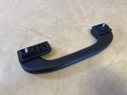 BMW BMW E60 E90 REAR RIGHT OVERHEAD INTERIOR GRAB HANDLE 9143530 — thumbnail 4