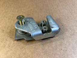 BMW BMW 5 E28 7 E23 GENUINE Front Right Door Lock Locking Wedge 51211872834 — thumbnail 9