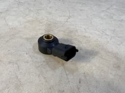 PORSCHE Porsche 911 991 Panamera 970 GENUINE Ignition Knock Detonation Sensor 0261231173 — thumbnail 2