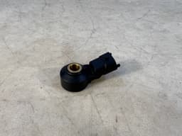 PORSCHE Porsche 911 991 Panamera 970 GENUINE Ignition Knock Detonation Sensor 0261231173 — thumbnail 1