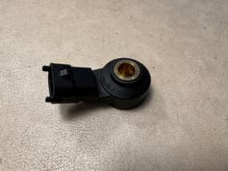 PORSCHE Porsche 911 991 Panamera 970 GENUINE Ignition Knock Detonation Sensor 0261231173 — thumbnail 4