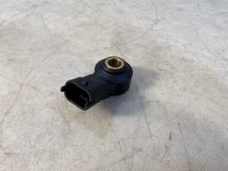 PORSCHE Porsche 911 991 Panamera 970 GENUINE Ignition Knock Detonation Sensor 0261231173 — thumbnail 3