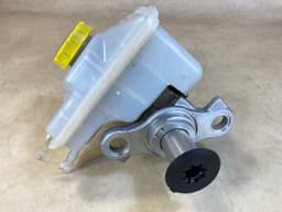 PORSCHE Porsche 911 991 Cayman 981 982 718 OEM Main Brake Master Cylinder — thumbnail 2