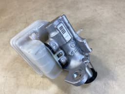 PORSCHE Porsche 911 991 Cayman 981 982 718 OEM Main Brake Master Cylinder — thumbnail 6