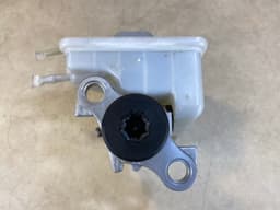 PORSCHE Porsche 911 991 Cayman 981 982 718 OEM Main Brake Master Cylinder — thumbnail 7
