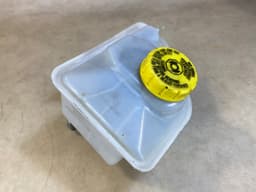 PORSCHE Porsche 911 991 Cayman 981 982 718 OEM Main Brake Master Cylinder — thumbnail 10