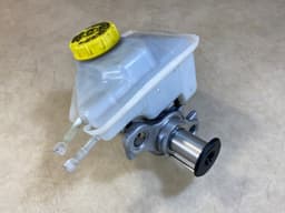 PORSCHE Porsche 911 991 Cayman 981 982 718 OEM Main Brake Master Cylinder — thumbnail 8