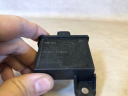 PORSCHE GENUINE Porsche 911 981 991 970 PANAMERA CAYENNE Tire pressure sensor 7PP907283 — thumbnail 3