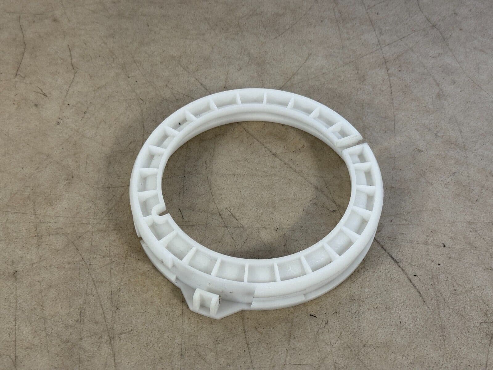 BMW BMW 1 3 X1 X5 X6 E81 E87 E90 E92 E84 E70 F15 E71 F15 Retainer Tank pump nut