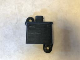 PORSCHE GENUINE Porsche 911 981 991 970 PANAMERA CAYENNE Tire pressure sensor 7PP907283 — thumbnail 1