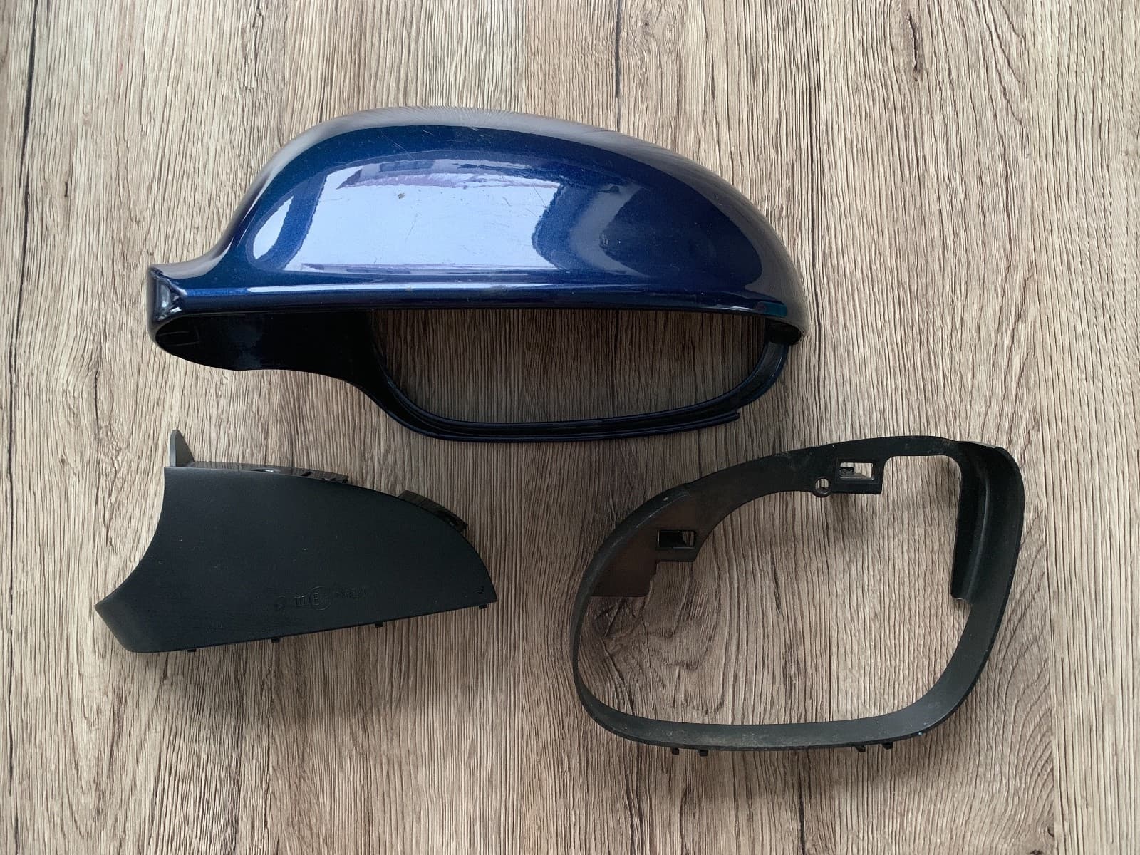 VW VW Passat B6 GENUINE LEFT mirror Cover 05-10 year