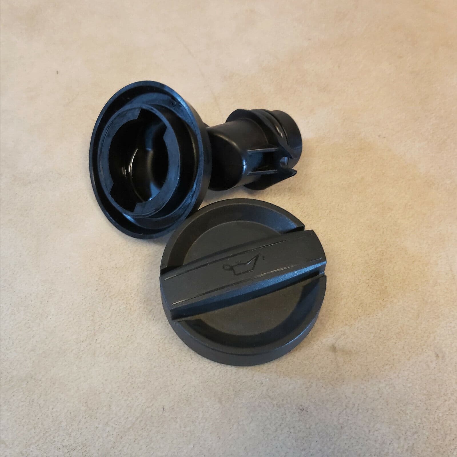 BMW BMW Genuine Oil Filler Neck CAP G20 G30 G11 G14 G01 G02 G05 G07 11128579601 NEW