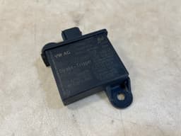 PORSCHE GENUINE Porsche 911 991 970 PANAMERA 958 CAYENNE Tire pressure sensor 7PP907283 — thumbnail 1