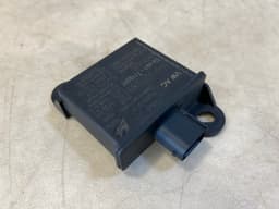 PORSCHE GENUINE Porsche 911 991 970 PANAMERA 958 CAYENNE Tire pressure sensor 7PP907283 — thumbnail 4