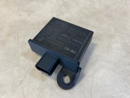 PORSCHE GENUINE Porsche 911 991 970 PANAMERA 958 CAYENNE Tire pressure sensor 7PP907283 — thumbnail 3