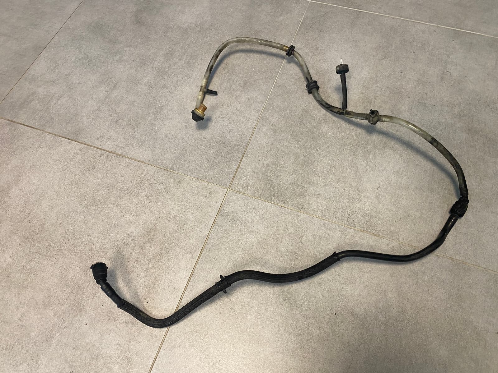 MERCEDES-BENZ Mercedes G class W463 4.0 CDI GENUINE Vacuum tubes with valves