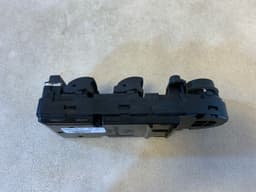 BMW BMW 5 E60 E61 Genuine Window Lifter Switch Driver's Side 61319122110 — thumbnail 6