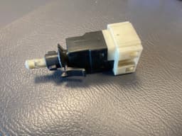 MERCEDES-BENZ Mercedes G class W463 GENUINE Brake Light Switch A0015456409 — thumbnail 1