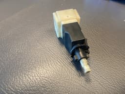 MERCEDES-BENZ Mercedes G class W463 GENUINE Brake Light Switch A0015456409 — thumbnail 4