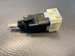 MERCEDES-BENZ Mercedes G class W463 GENUINE Brake Light Switch A0015456409 — thumbnail 9