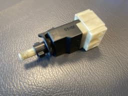 MERCEDES-BENZ Mercedes G class W463 GENUINE Brake Light Switch A0015456409 — thumbnail 6
