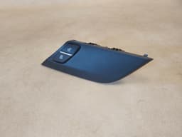BMW OEM BMW X5 X6 F15 F16 F85 F86 Left Driver Side Central Lock Switch 61316801351 — thumbnail 3