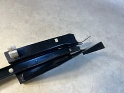 BMW GENUINE BMW 7 Series E23 Window Guide rear rail For RIGHT Front Door 51321848682 — thumbnail 10