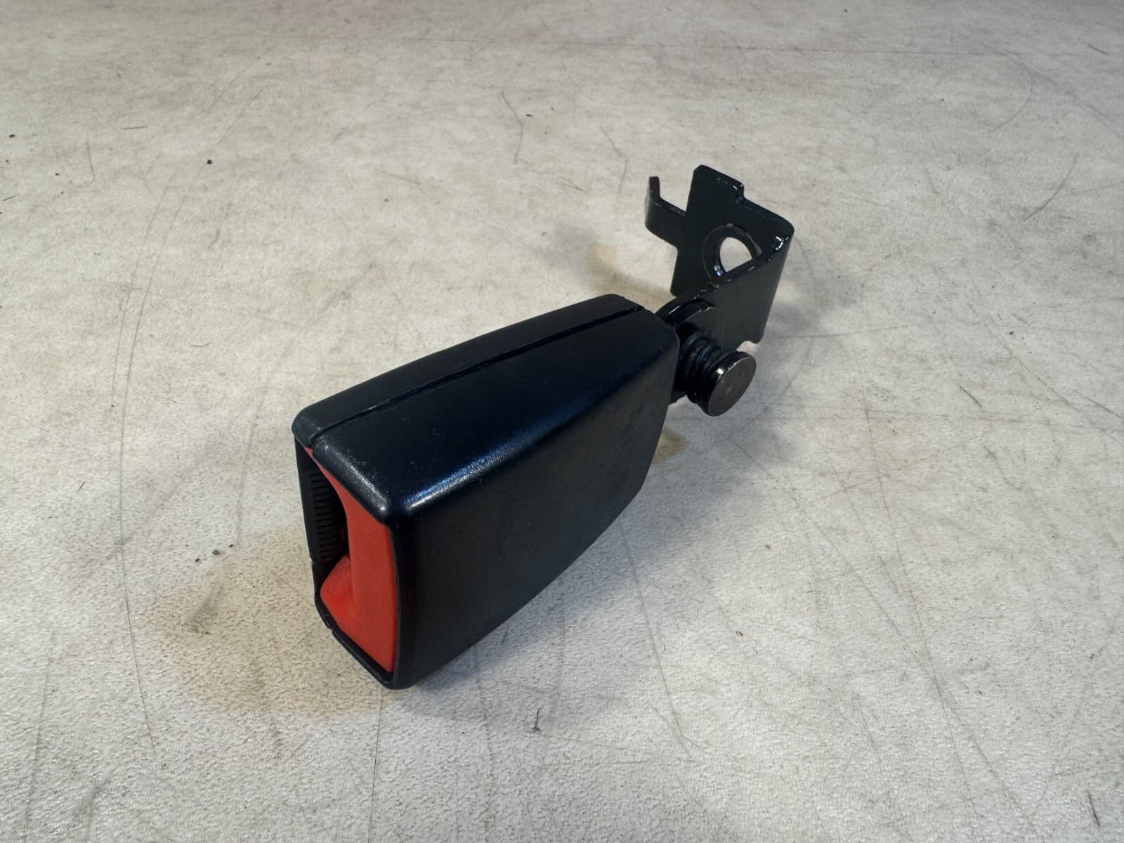 BMW BMW X5 E70 LCI E70 X6 E71 E72 Lower strap rear Belt Lock Left Right 72117171197