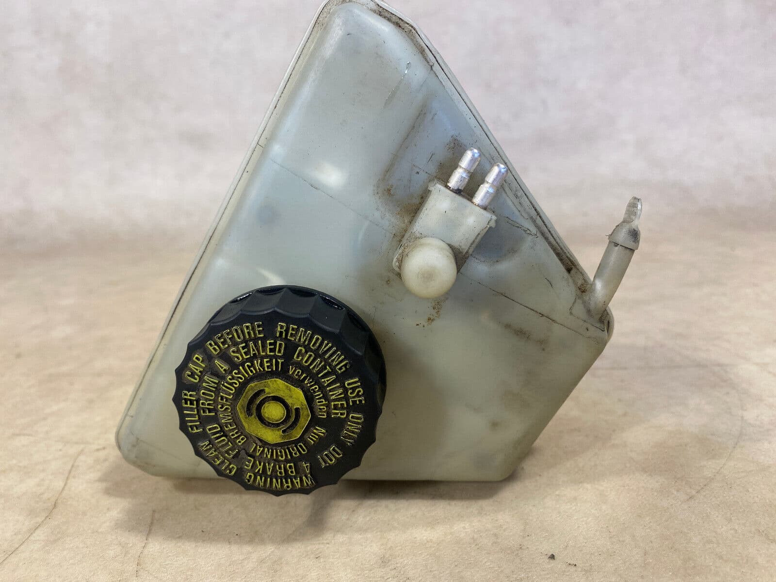 MERCEDES-BENZ Mercedes G class W463 Genuine Brake Master Cylinder Reservoir A0004301102