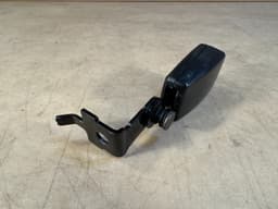 BMW BMW X5 E70 LCI E70 X6 E71 E72 Lower strap rear Belt Lock Left Right 72117171197 — thumbnail 5
