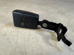 BMW BMW X5 E70 LCI E70 X6 E71 E72 Lower strap rear Belt Lock Left Right 72117171197 — thumbnail 2