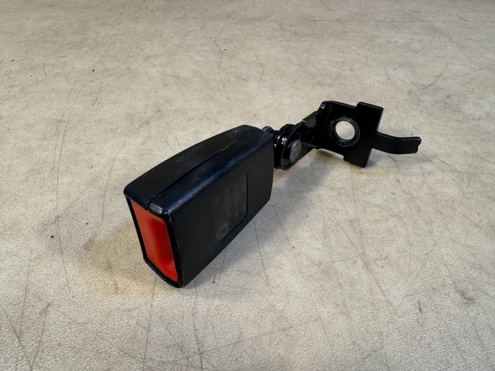 BMW BMW X5 E70 LCI E70 X6 E71 E72 Lower strap rear Belt Lock Left Right 72117171197
