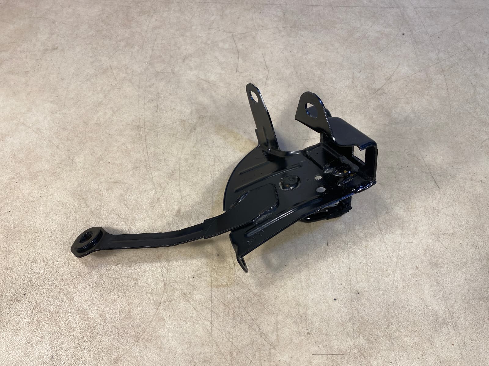 BMW Genuine BMW X5 E70 F15 F85 Catch bracket left 52207314647