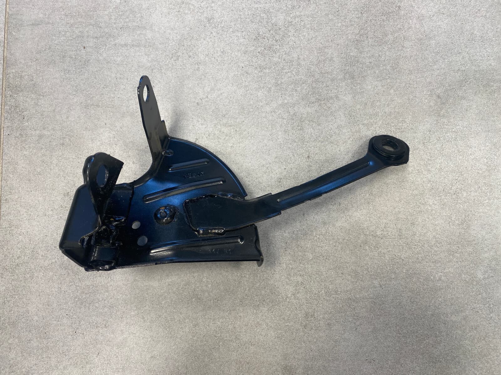 BMW Genuine BMW X5 E70 F15 F85 Catch bracket right 52207314648