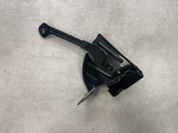BMW Genuine BMW X5 E70 F15 F85 Catch bracket right 52207314648 — thumbnail 4