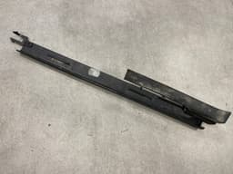 VW VW Touareg Porsche Cayenne Audi Q7 Front Right Seat Rail Trim 7L0881479 — thumbnail 5