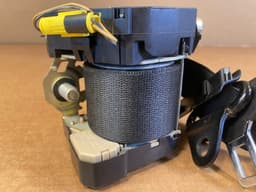 MERCEDES-BENZ Mercedes G class W463 Genuine Rear Right SEAT BELT 2001-2012 Year — thumbnail 2