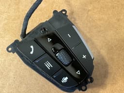 BMW BMW 3 8 X5 X6 X7 Z4 G20 G21 G14 G15 G16 G05 G06 G07 G29 M Steering Wheel Buttons — thumbnail 8