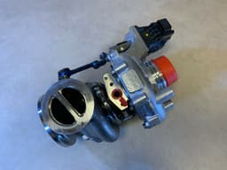 BMW BMW 5 7 X5 X7 G30 G11 G12 G05 G07 GENUINE NEW Turbo Charger 5.0i — thumbnail 1