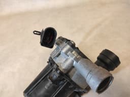 AUDI AUDI A4 A5 A6 A7 A8 BENTLEY CONTINENTAL GT - SECONDARY AIR PUMP 079959231C/G/B — thumbnail 4