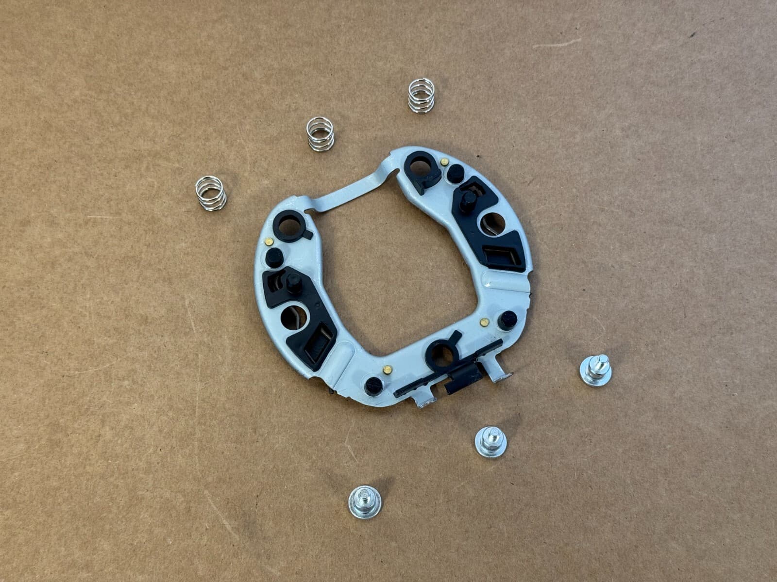 BMW BMW 5 7 8 X5 X7 G30 G11 G14 G05 G07 M Steering Wheel Horn Contact plate