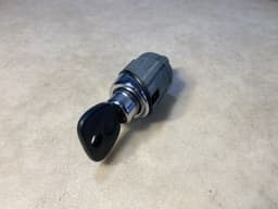 BMW GENUINE BMW E23 7 SERIES Trunk Lid Lock With Key 51241858639 — thumbnail 2